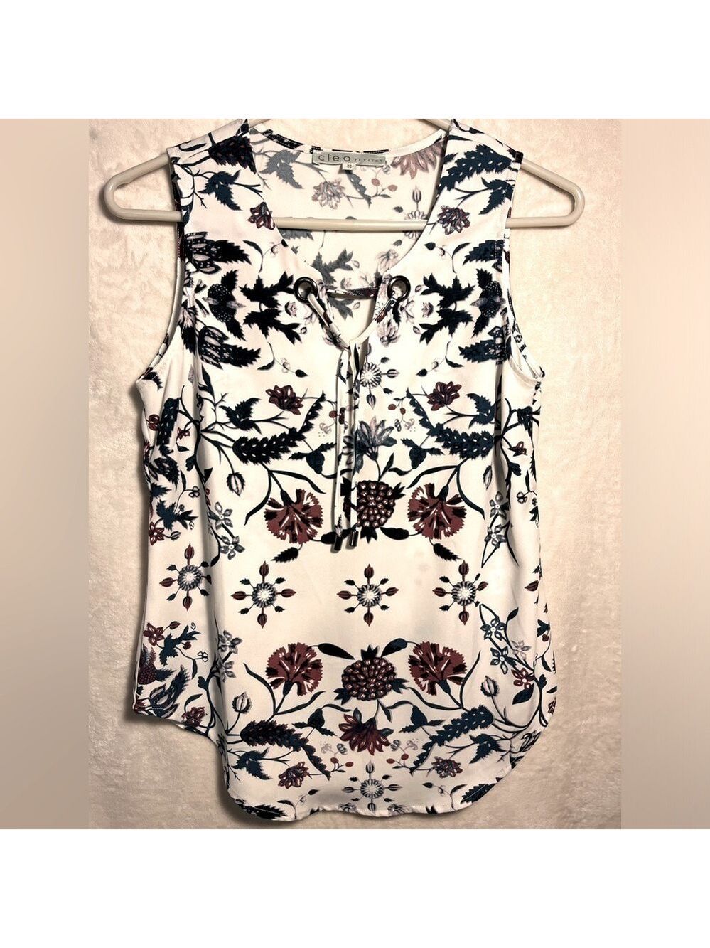 🎉Host Pick🎉 Cleo petites XS TP sleeveless abstract floral tank top blouse - Picture 2 of 6